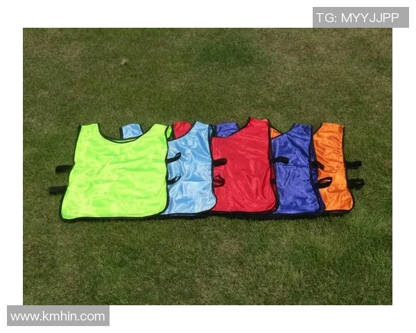 高性能足球服饰材料如何提升运动员的比赛表现与舒适度