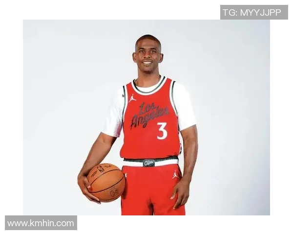 布克21+10双杀快船！哈登13+13，快船双塔轰40分尽力，保罗被弃用